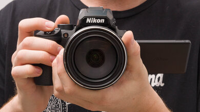 Nikon COOLPIX P950 Hand Grip Picture