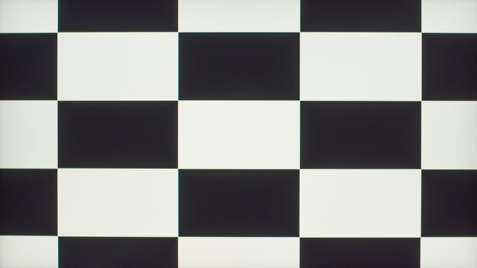 LG 32QN55T-B Checkerboard Picture