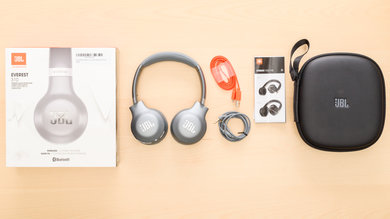 JBL Everest 310 Wireless In the box Picture