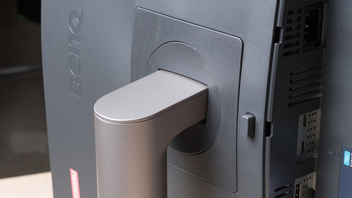 BenQ PD3225U Ergonomics Picture