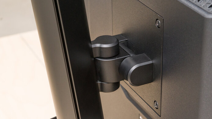 Corsair XENEON 32QHD165 Ergonomics Picture