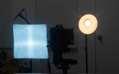 Dell Inspiron 16 2-in-1 (2023) Reflections Photo Off