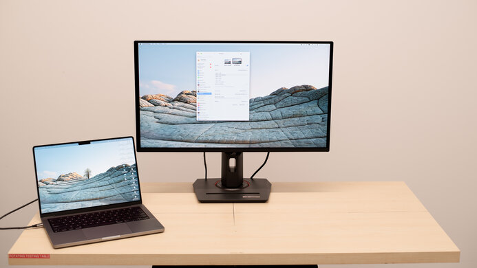 ASUS ROG Strix OLED XG27ACDNG Display Picture