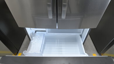 Frigidaire FRFG1723AV Ice Maker Location
