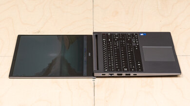 review laptop essay Samsung Galaxy Book4 (2024) Hinge Photo