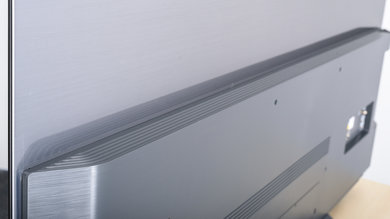 LG C8 OLED Build quality picture