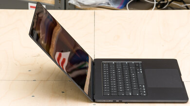 Apple MacBook Air 15 (M2, 2023) Hinge Photo