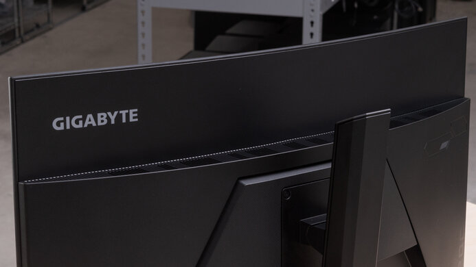 Gigabyte G32QC Build Quality Picture