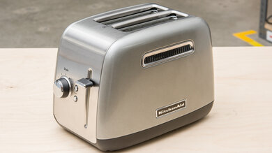 KitchenAid 2-Slice Toaster with manual lift lever Body Photo