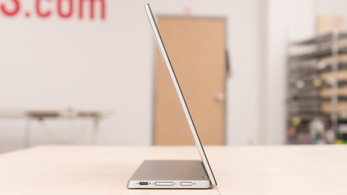 Dell C1422H Thickness Picture