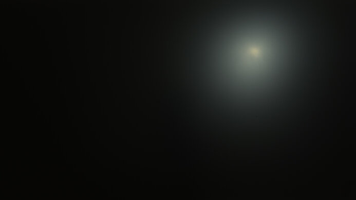 Gigabyte M32Q Average Room Off Picture