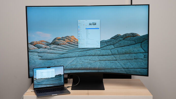 Samsung Odyssey Ark S55BG970 Display Picture