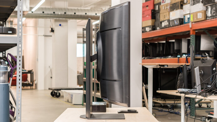 Samsung Odyssey Ark S55BG970 Thickness Picture