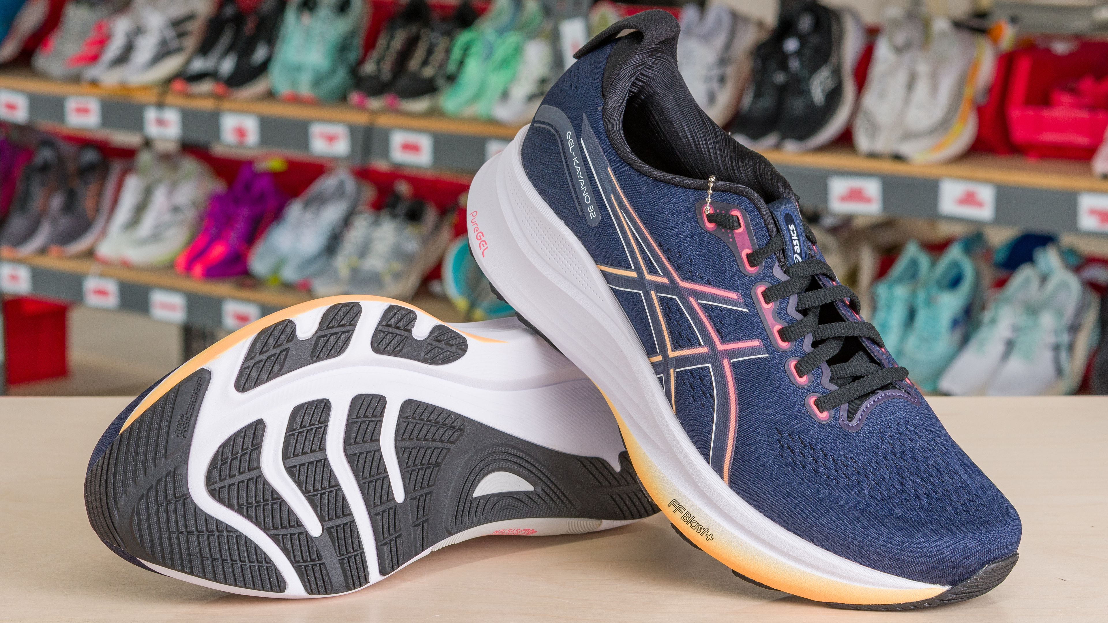 nike air zoom structure vs asics kayano