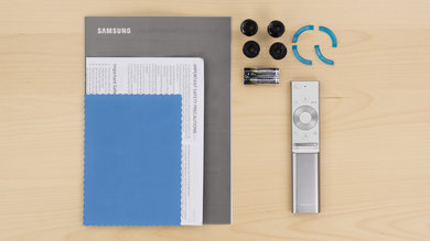 Samsung Q7F/Q7 QLED 2017 In The Box Picture