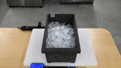 LG STUDIO SRFB27W3 Full Ice Cube Tray Photo