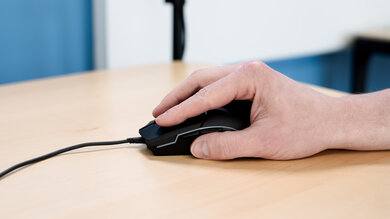 Cooler Master CM110 Fingertip Grip Picture