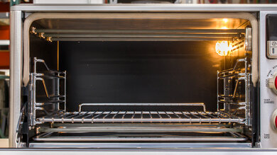 Wolf Gourmet Elite WGCO150S Cooking Chamber Picture