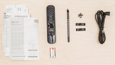 LG UQ9000 In The Box Picture