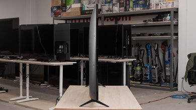 LG UN8500 Thickness Picture