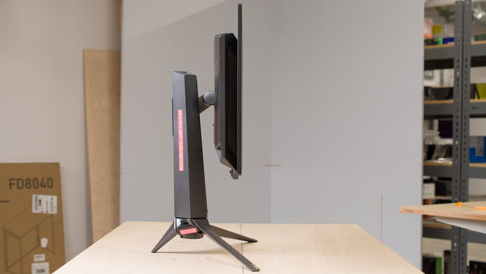 ASUS ROG Swift OLED PG27UCDM Thickness Picture