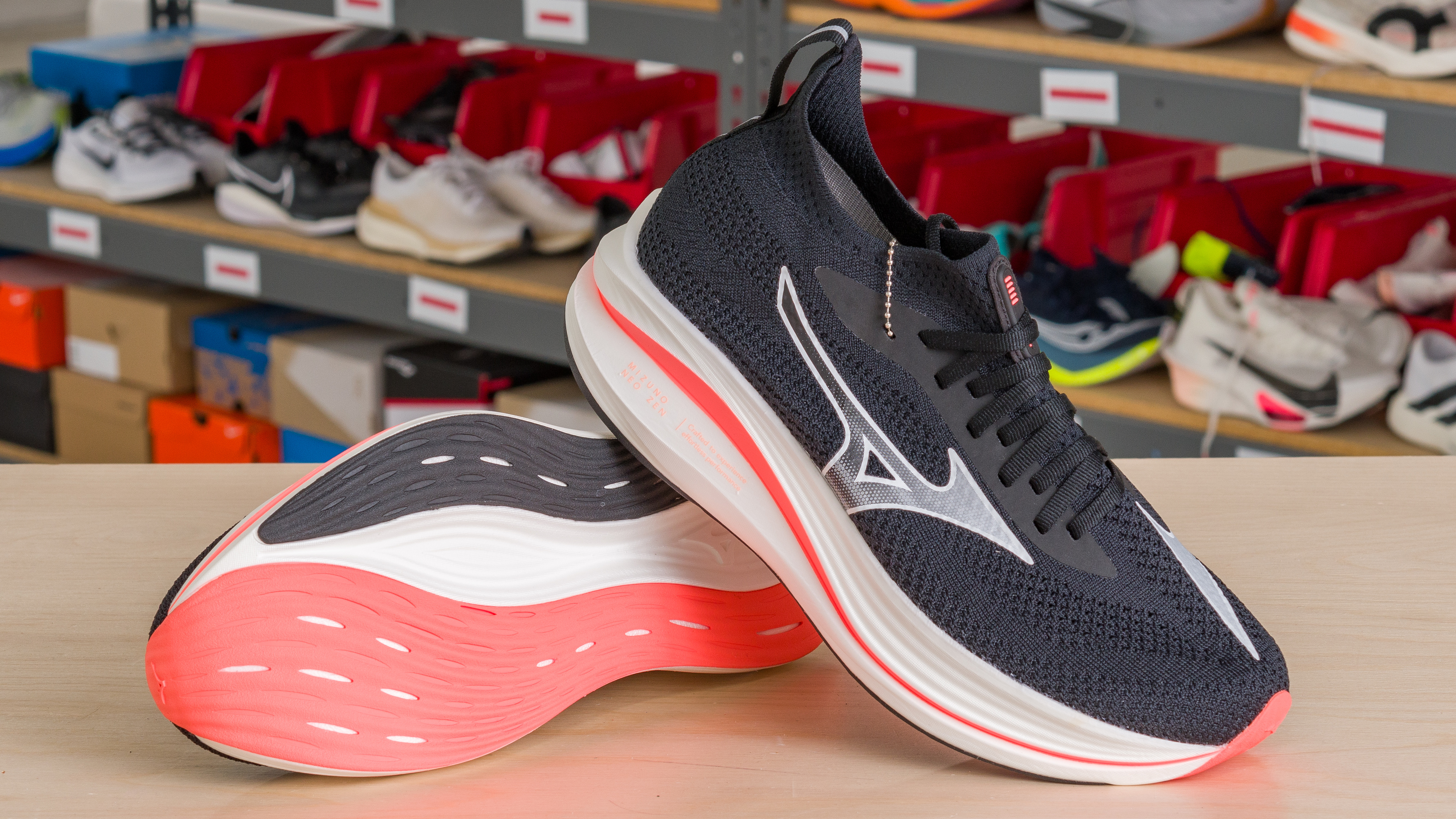その他 neo Mizuno Neo Zen vs ASICS NOVABLAST 5: Which Running Shoe Is Better