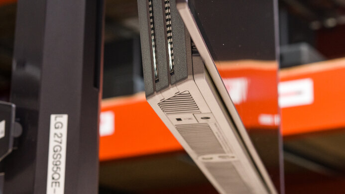 LG 27GS95QE-B Build Quality Picture