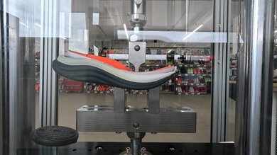 Saucony Triumph 23 Forefoot Bending Resistance Picture