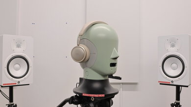 JBL Live 680NC Picture