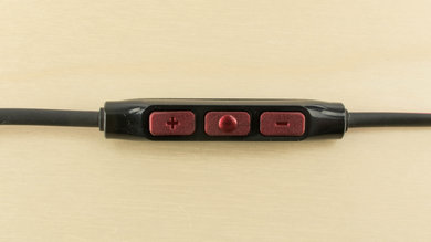 Sennheiser HD1 In-Ear / Momentum In-Ear Controls Picture