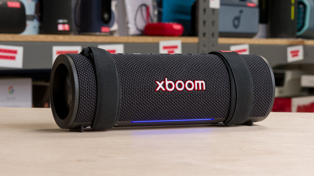 LG xboom Grab Review - RTINGS.com