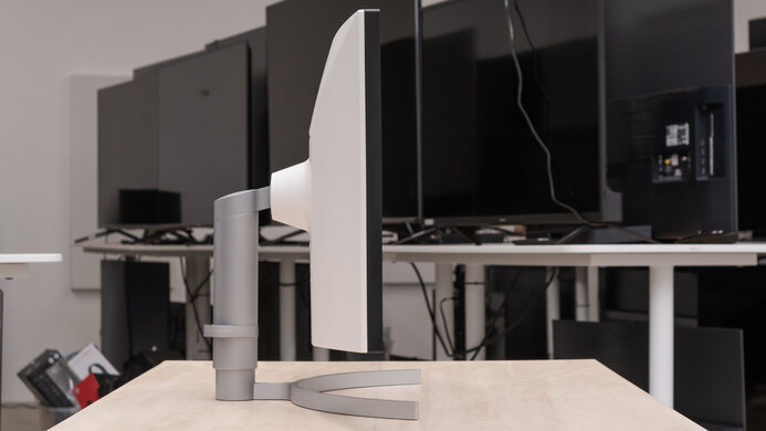 LG 38WN95C-W Thickness Picture