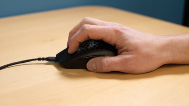 SteelSeries Aerox 3 (2022) Claw Grip Picture