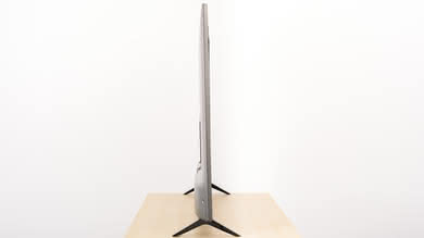 LG UK7700 Thickness Picture