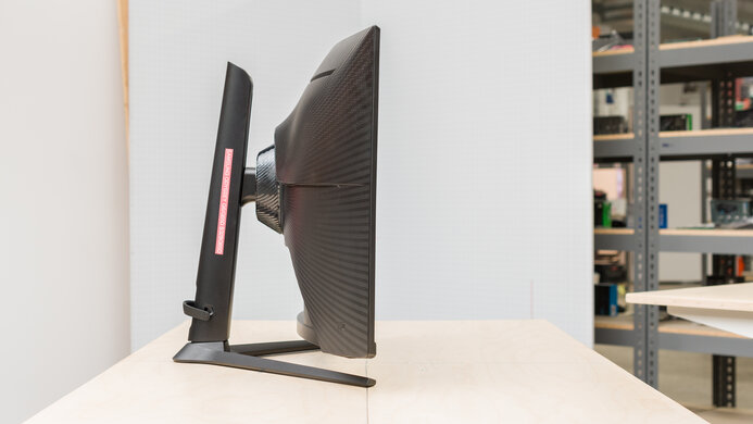 Samsung Odyssey G65D S32BG65D Thickness Picture