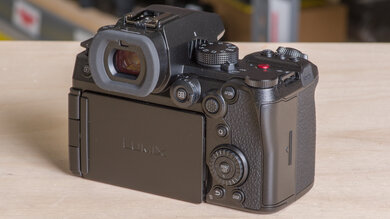 Panasonic LUMIX S5 IIX Build Quality Picture