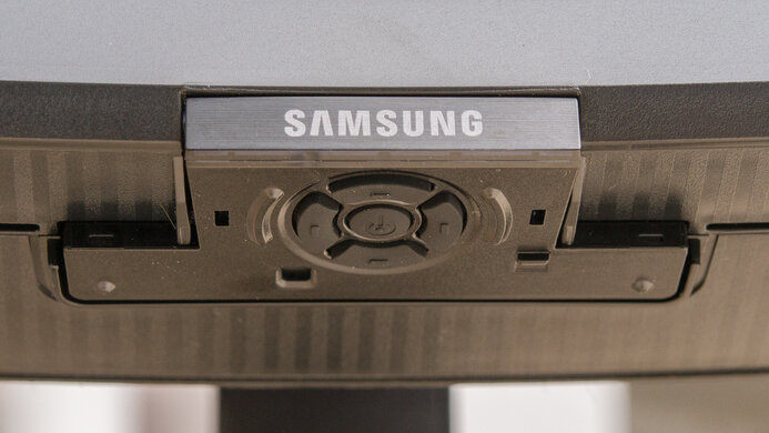 Samsung Odyssey Neo G7 S32BG75 Controls Picture