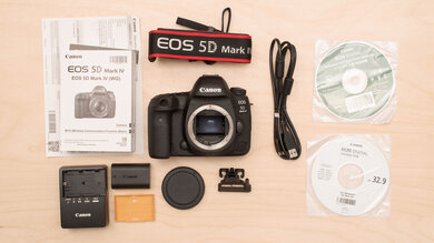 Canon EOS 5D Mark IV In The Box Picture