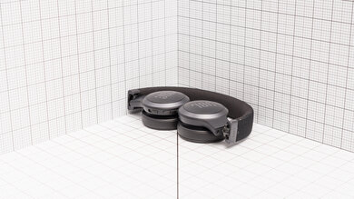 JBL Live 460NC Wireless Portability Picture