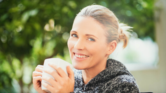 Gigabyte M27Q (rev. 2.0) Average Room