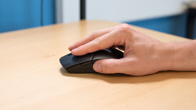 MSI CLUTCH GM41 LIGHTWEIGHT WIRELESS  Fingertip Grip Picture