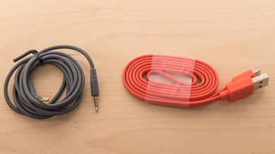 JBL Everest 710 Wireless Cable Picture