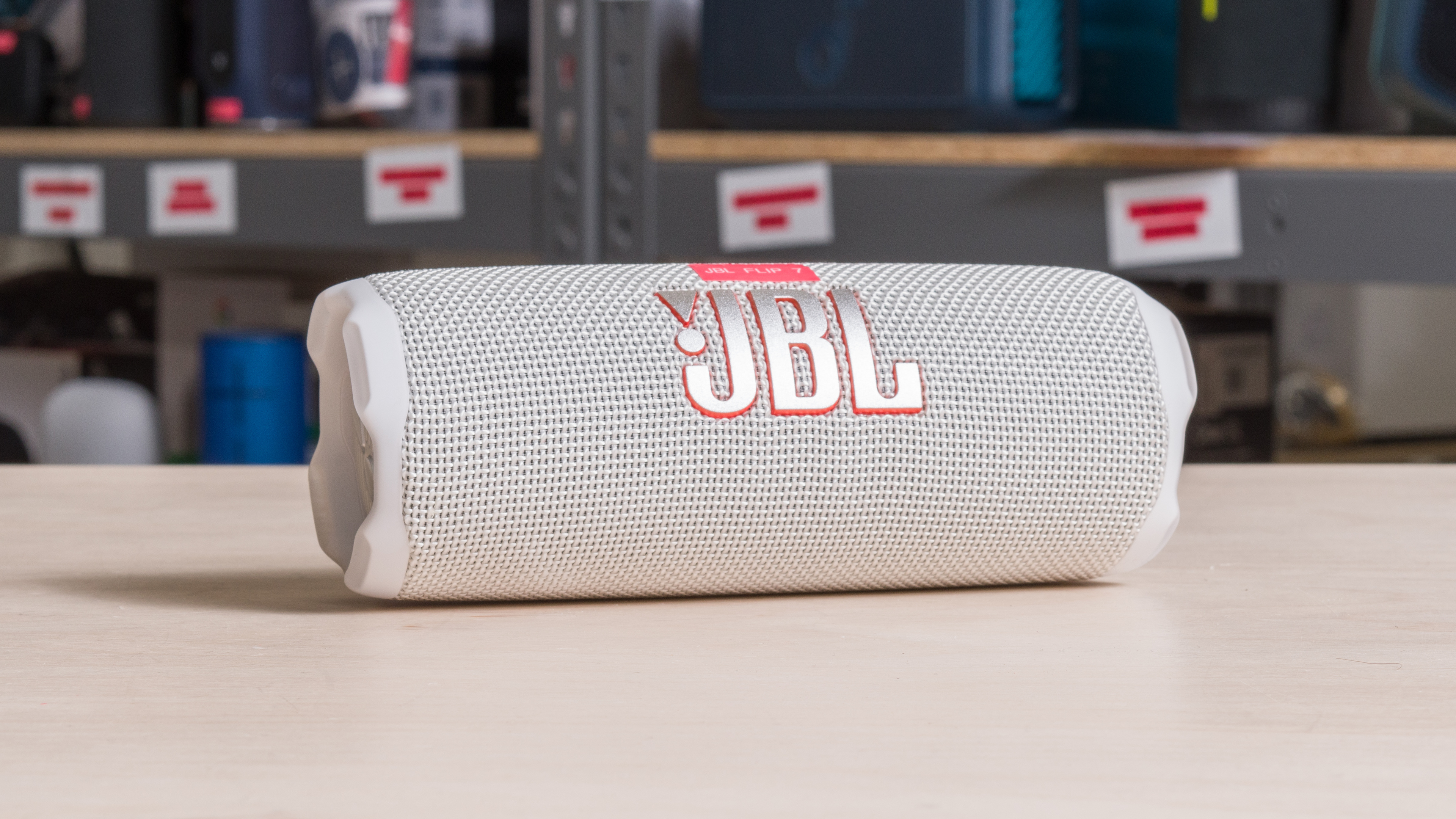 その他 JBL flip6 white JBL Flip 6 White 30W Portable Waterproof Speaker - Riaz Computer