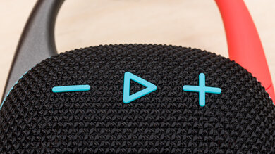 JBL Clip 5 Controls Photo
