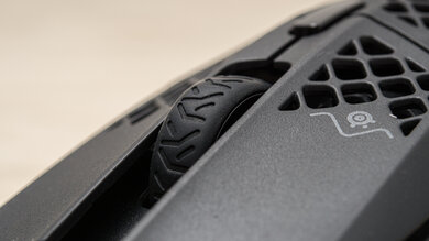 SteelSeries Aerox 5 Wireless Mouse wheel picture