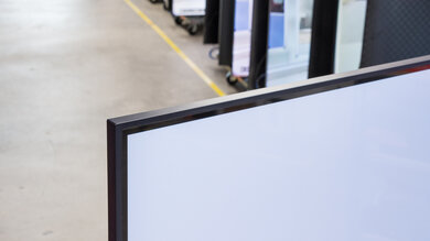 LG UR9000 Borders Picture