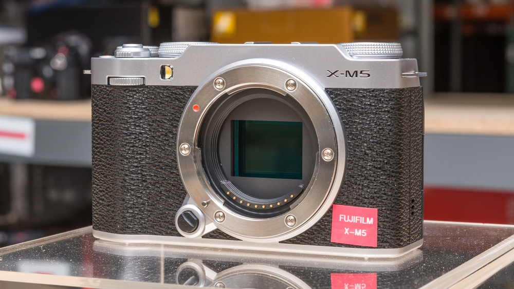 FUJIFILM X-M5 本体 X-M5 | カメラ | FUJIFILM X Series & GFX - Japan