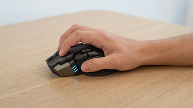 Corsair IRONCLAW RGB Wireless Claw Grip Picture