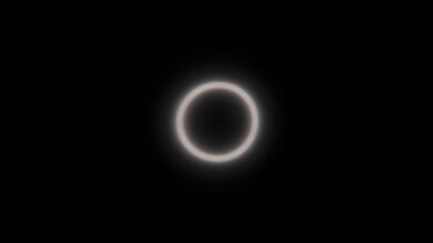 LG UA77 Ring Light Picture