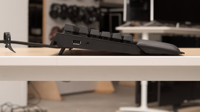 Razer BlackWidow Elite Side Picture